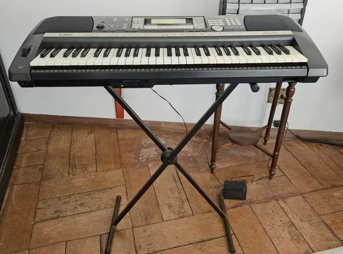 Teclado Yamaha PSR-640  excelente estado conservação com suporte, manual e capa acolchoada