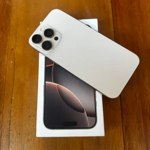 iPhone 16 Pro Max 256gb completo na caixa com cabo ac cel inferior/ pagto cartão