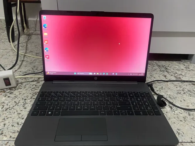 Notebook HP i3 13ª Geração 8GB SSD 256GB ? Impecável