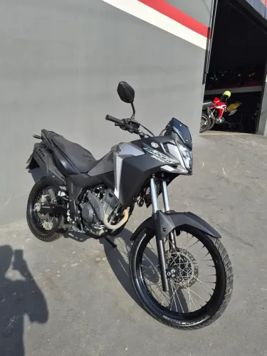 Vende-se sahara 2025 baixo km