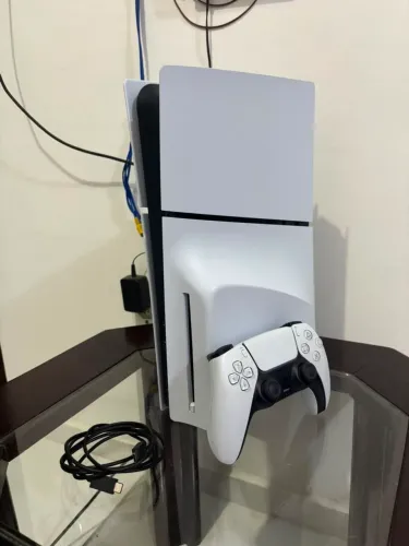 PS 5 1 TB muito conservado. Zero!