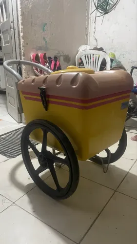 Carrinho de sorvete e picolé