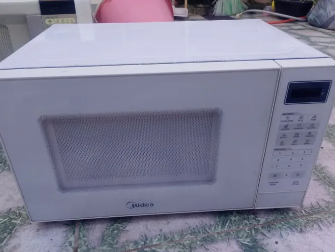 Microondas Midea com prato funcionando perfeitamente garantia de 90 dias
