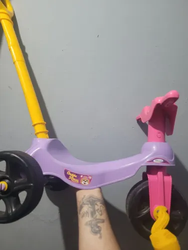 Triciclo semi novo, feminino