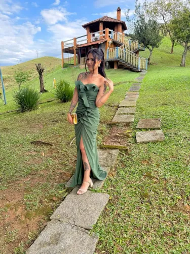 Vestido de festa verde oliva