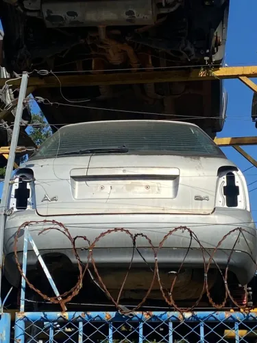 Sucata Audi A4 2.4 para retirada de peças 