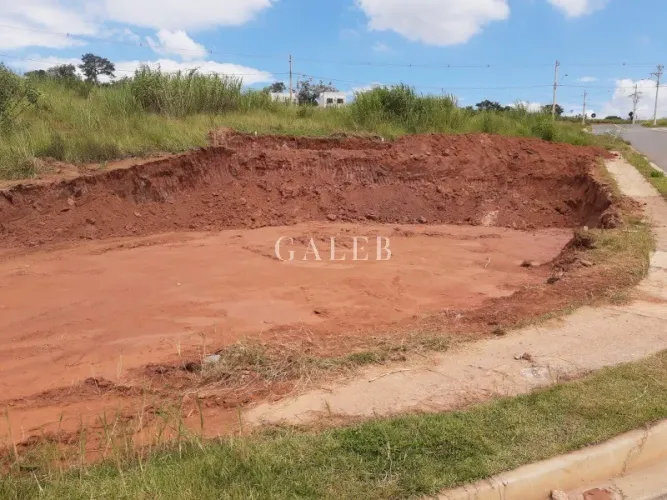 Terreno à venda em Atibaia-SP, 300m² no Bella Atibaia! Aproveite essa oportunidade única!