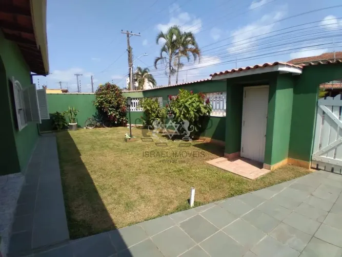 Casa à venda, com 04 dormitórios, com piscina, jardim, 04 vagas cobertas no Jardim Aruan e