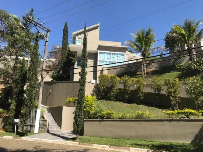RR10929 Casa MOBILIADA 498m² CONDOMÍNIO REFÚGIO DOS PINHEIROS - 3 Suítes 4 Vagas - OPORTUN