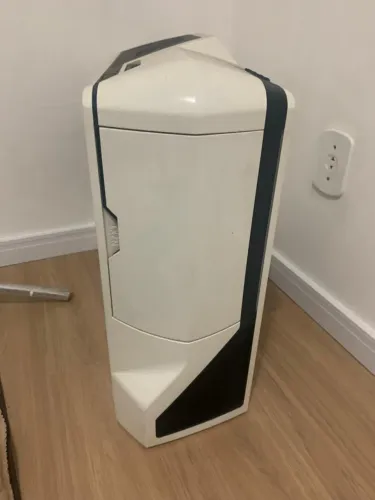 GABINETE PHANTON NZXT