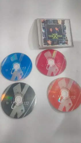 The X-files Arquivo X jogo Prensando Ps1 de época  