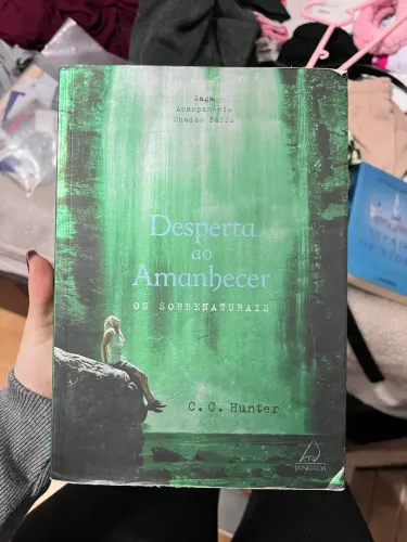 Livro Desperta ao amanhecer