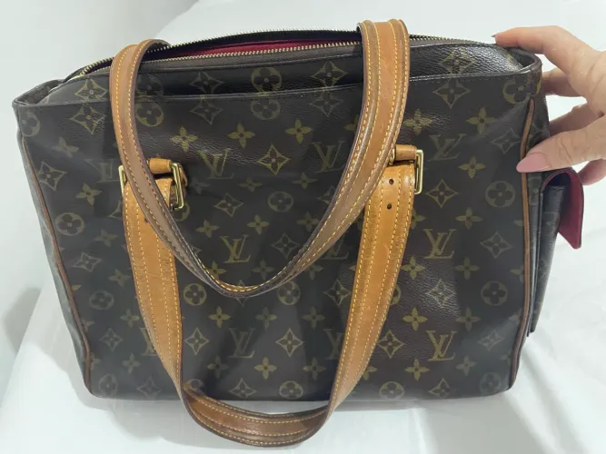 Bolsa semi nova Louis Vuitton 