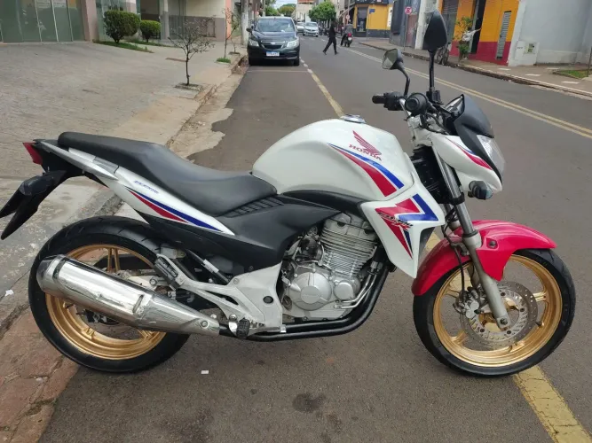 cb 300 r
