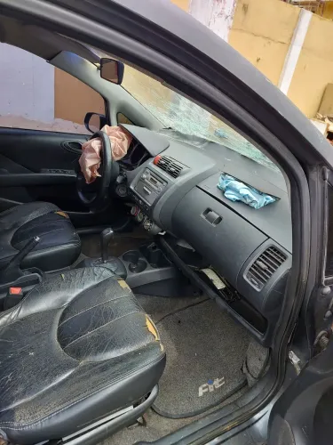 Vende se peças honda fit 2005  * 