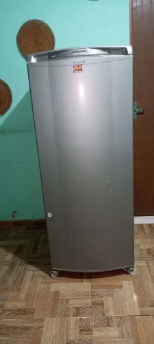 Vende-se geladeira consul