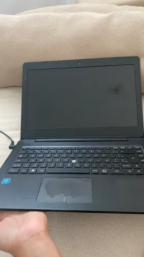 Notebook funcionando - desconto por defeito no teclado