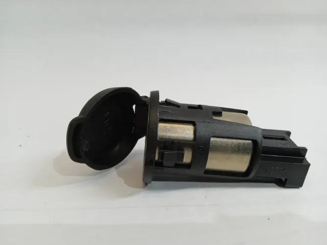 Tomada 12v Peugeot 2008 1.6 2015/2019  *700