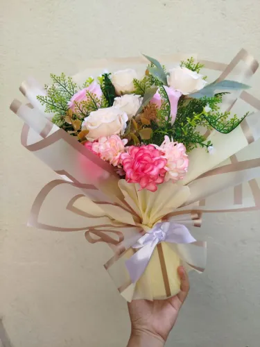 Buquês de flores artificial a partir de 40,00