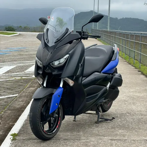 YAMAHA XMAX ABS