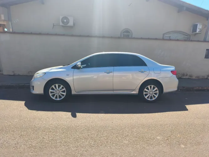 Toyota Corolla Altis 2.0 Flex 16V Aut. 2011