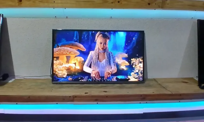 TV 40 polegadas normal ótima pra HDMI e games