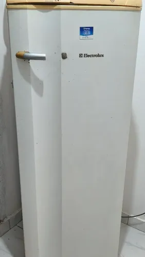 Vendo uma geladeira
