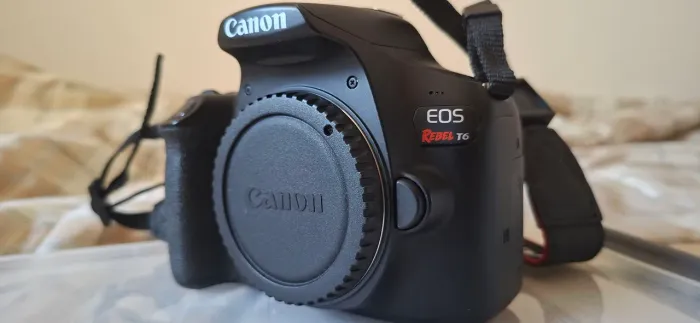 Camera Canon T6 + Lente 50 mm