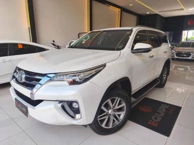 Toyota Hilux SW4 SRX 4X4 2.8 TDI 16V Dies. Aut. 2018