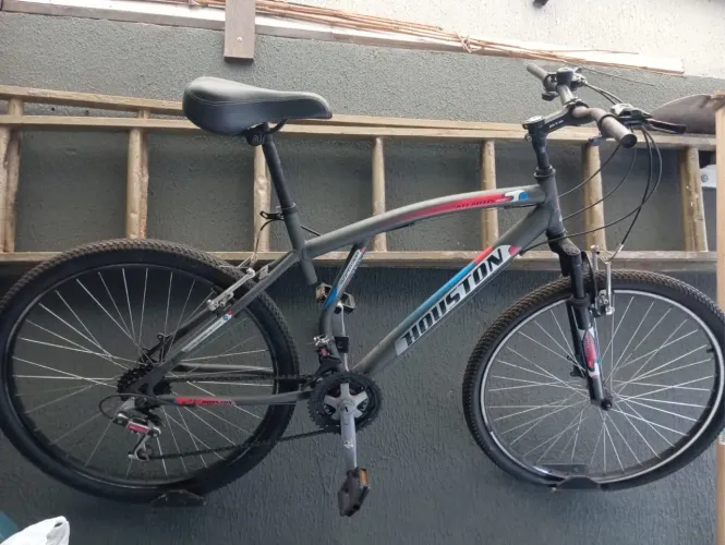 Bicicleta aro 26,21 marchas, SEMINOVA,pouco uso!!