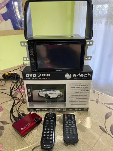 DVD Automotivo 2 Din Universal da E-tech - DIFERENCIAL: RECEPTOR DE TV EMBUTIDO!