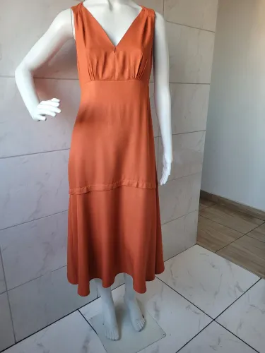 Vestido midi .