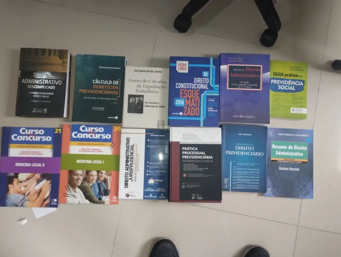 Livros jurídicos para doação