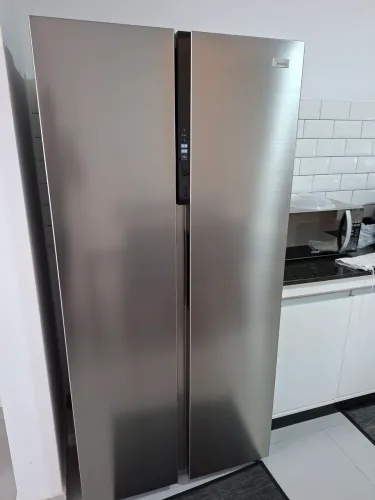 Geladeira side by side semi nova