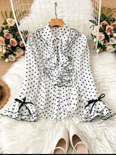 Camisa elegante poa, gola com babado !!!