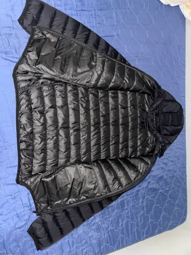 Jaqueta Puffer Preta com Capuz - Leve/Ultralight - [TAMANHO M]
