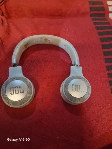Fone bhotuf jbl funcionar perfeitamente