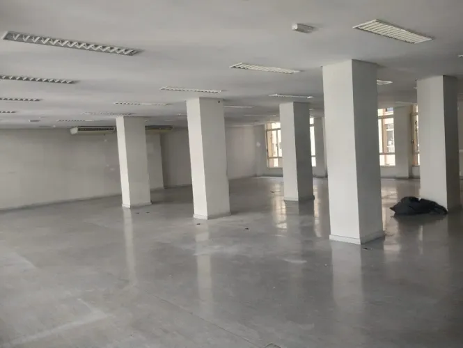 Sala comercial na Rua Quinze de Novembro, 228 - 10° andar BV 230 m²
