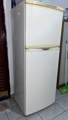 Geladeira a venda