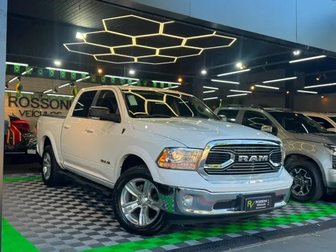 Ram Classic Laramie 5.7 V8 16V Gasolina 4X4 Aut. 2023
