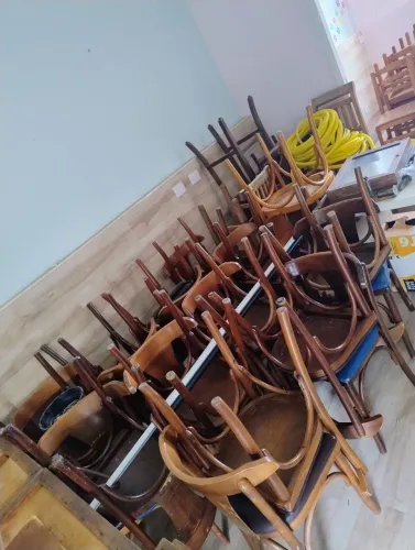 Cadeiras para comércio, lanchonete, restaurante etc