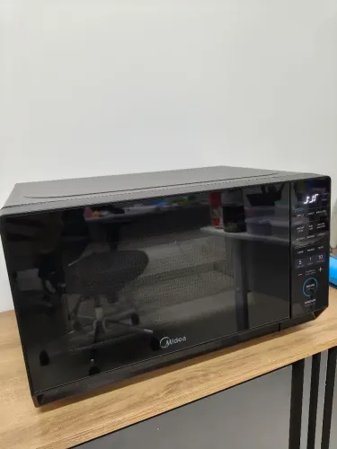 Micro-ondas Midea MasterCook 20L Preto Digital 220V - Excelente Estado
