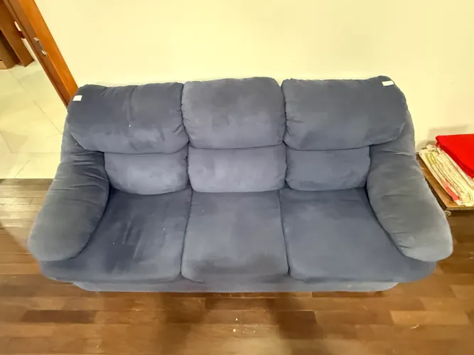 Sofá de 3 lugares chenile azul