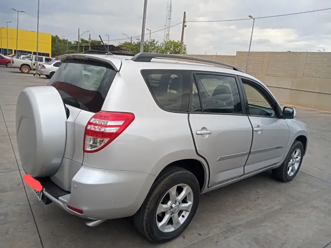 Toyota RAV4 2.4 4X2 16V 170cv Aut. 2011
