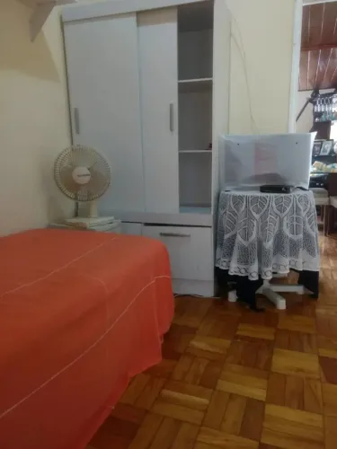 Alugo quarto em Copacabana