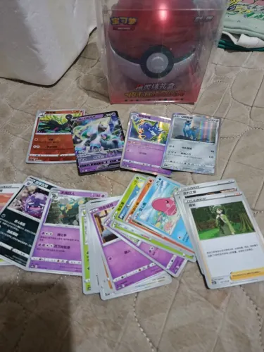 23 cartas pokémon chinesas + pokébola