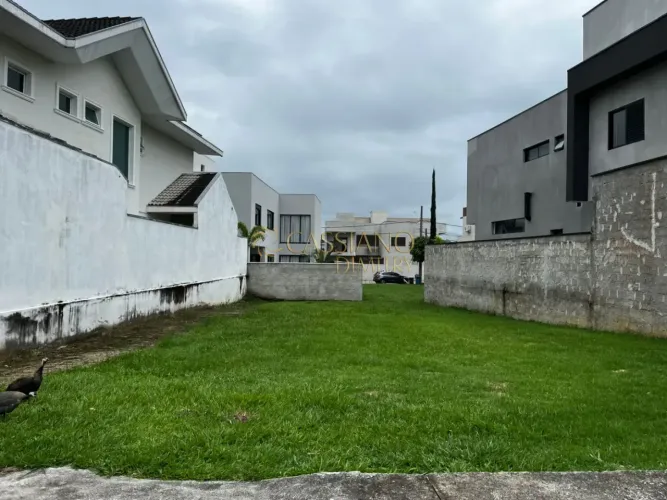 Terreno à venda de 300m² | Condomínio Floradas do Parathey - Urbanova | São José dos Campo