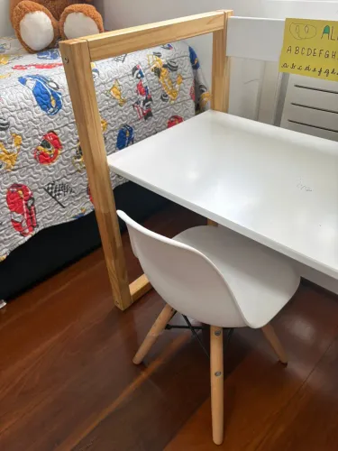 Mesa com cadeira infantil 