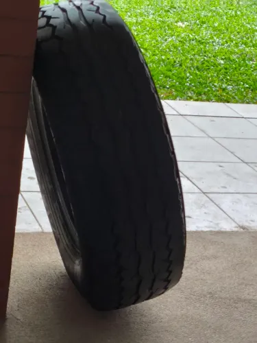 Pneu A/T 235/75/15 pneu Falken Widpeak não e remold