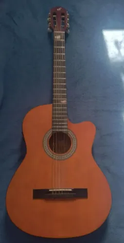 Vende-se - Violão 